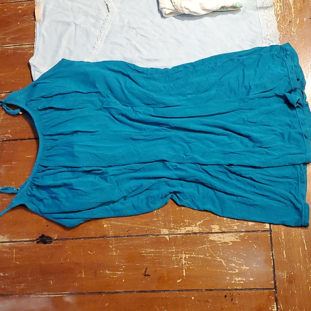 Small Tops - Picture 6 of 12